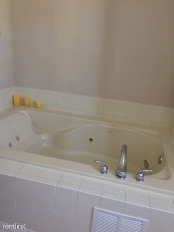 193 Forest Dr - Photo 3 of 10