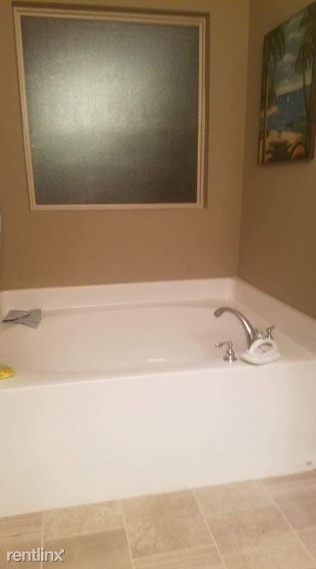 4040 Commons Dr - Photo 2 of 7