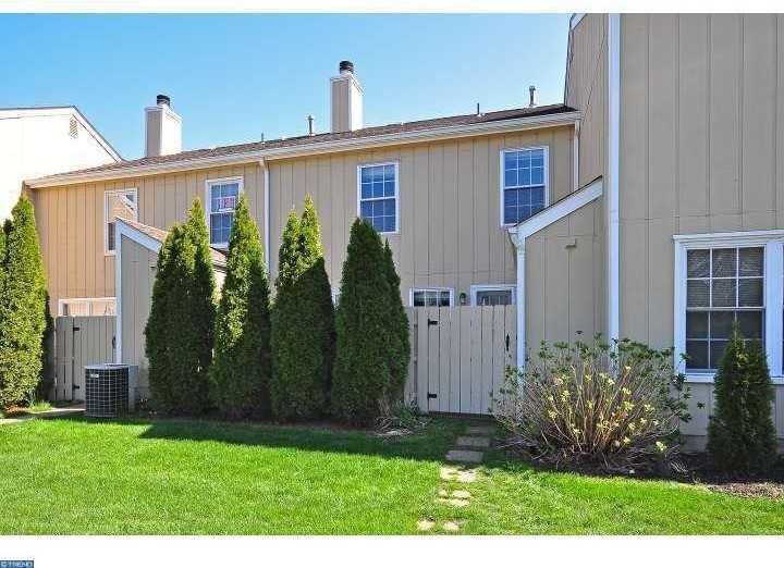 8 Pond View Dr - Photo 2 of 18