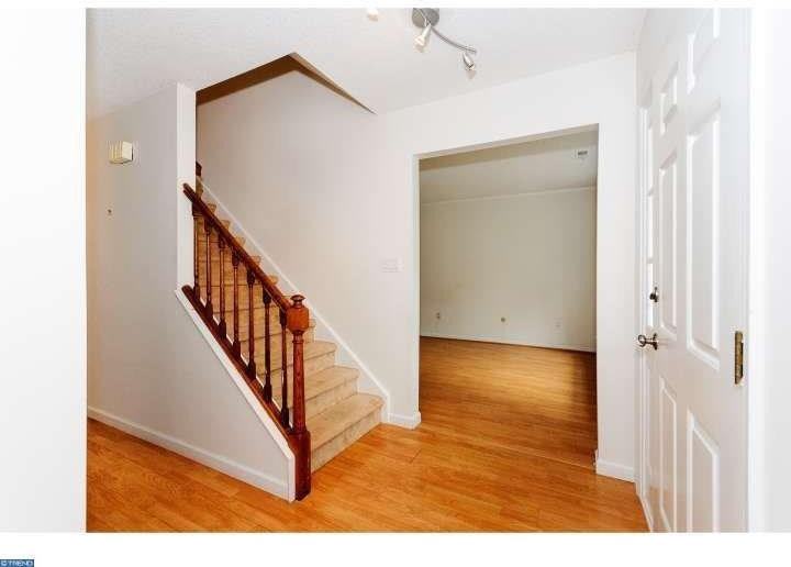 8 Pond View Dr - Photo 3 of 18