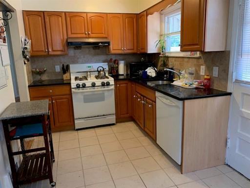 26 Forrest St - Photo 3 of 11