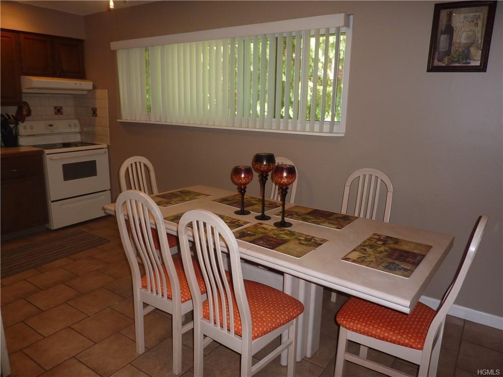 204 Old Mill Rd - Photo 3 of 22