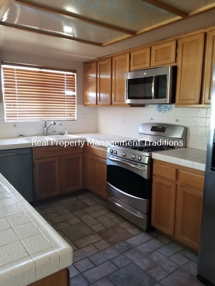 37025 94th St E - Photo 2 of 16