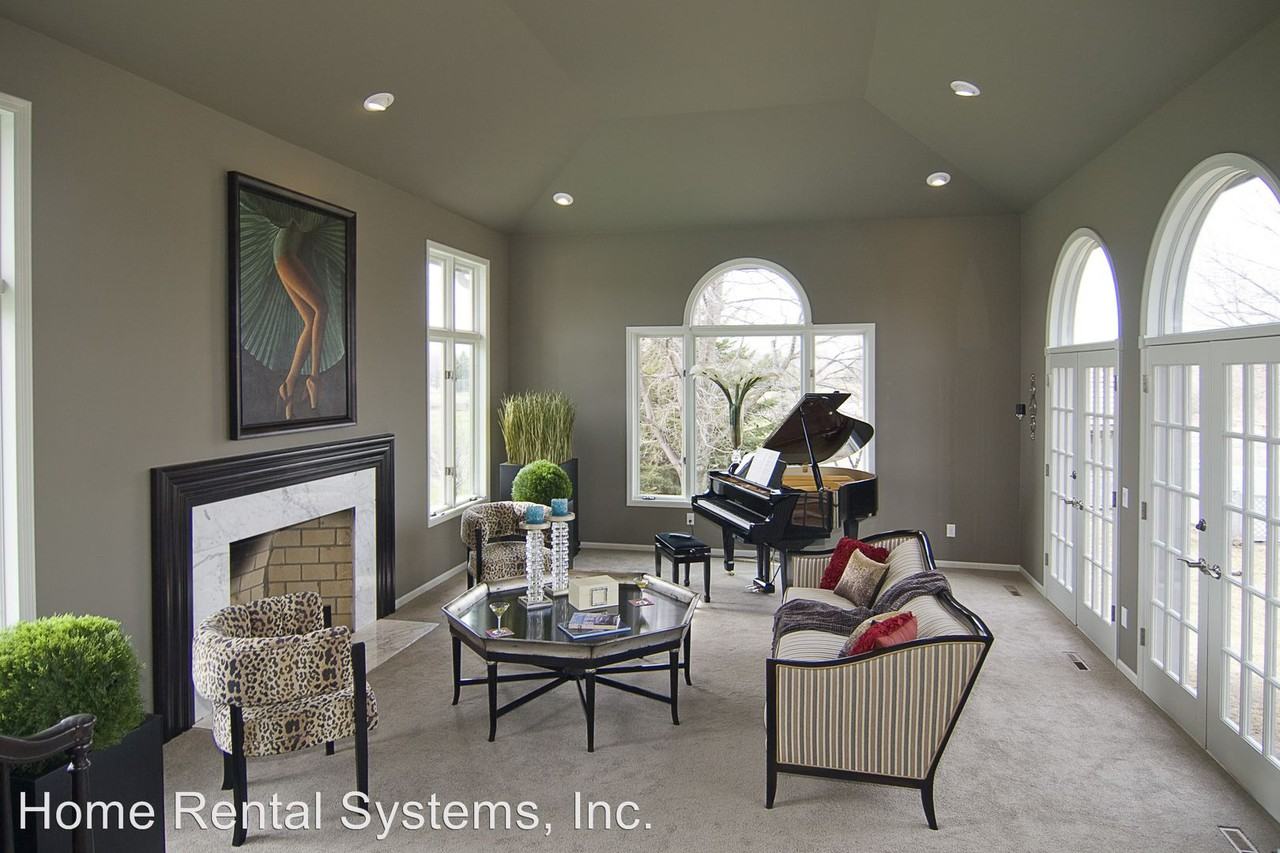 100 Spur Circle - Photo 3 of 12