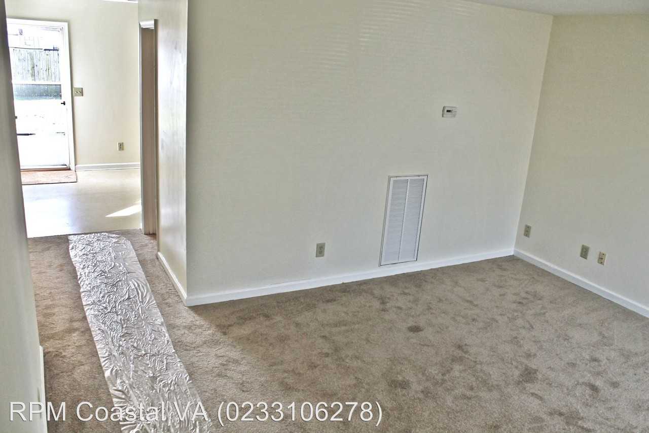 726 19th St - Photo 2 of 12