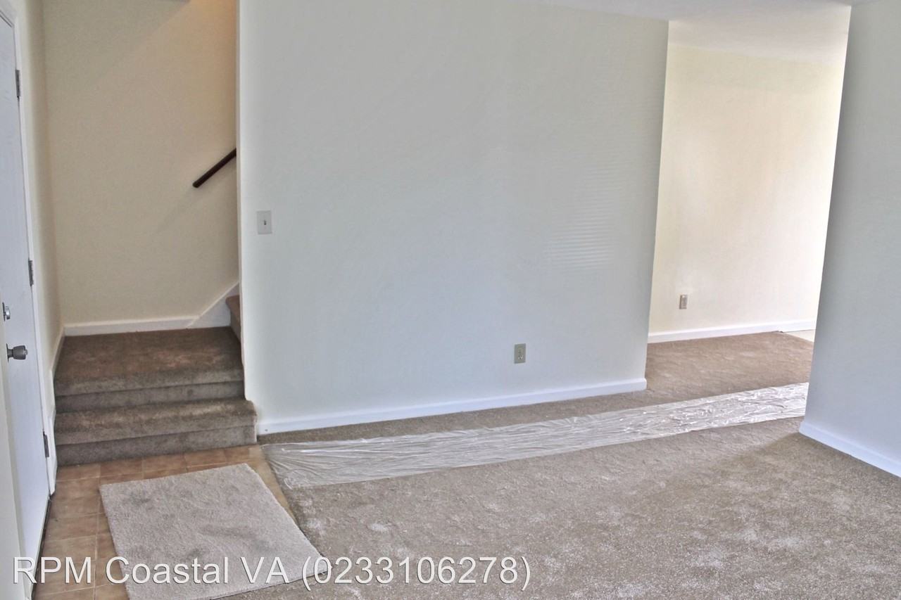 726 19th St - Photo 3 of 12