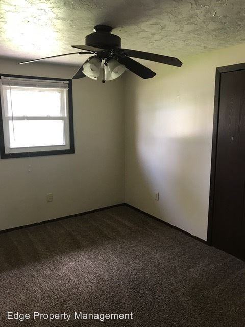 322 Deepwood Ln - Photo 2 of 11