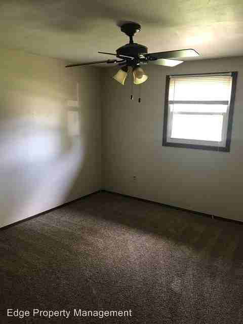 322 Deepwood Ln - Photo 3 of 11