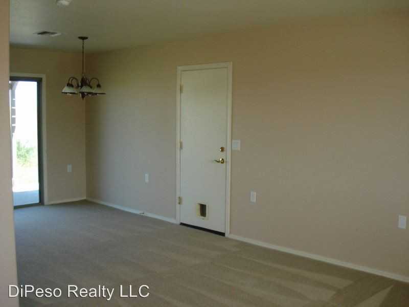 595 N Carina Cir - Photo 2 of 10