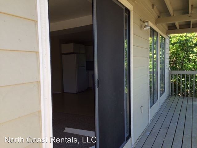 959 Franklin Ave - Photo 3 of 13