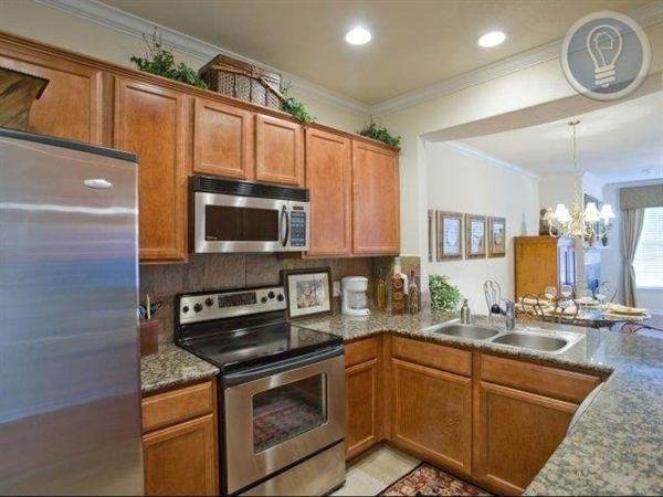 4 Bedroom Apartment with Attached Garage Near the Lake - Photo 3 of 10