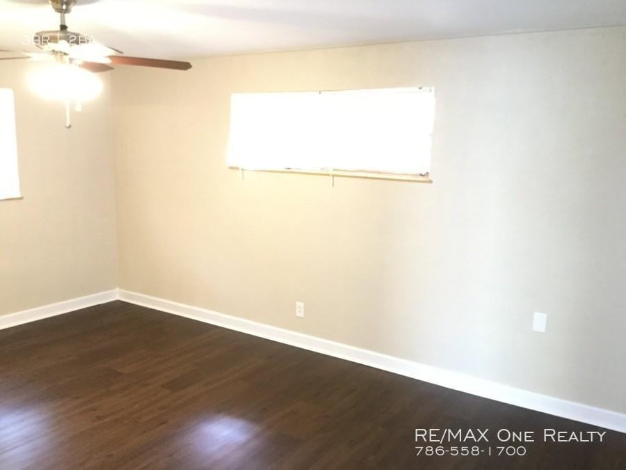 2000 NE 31st Ct - Photo 3 of 8