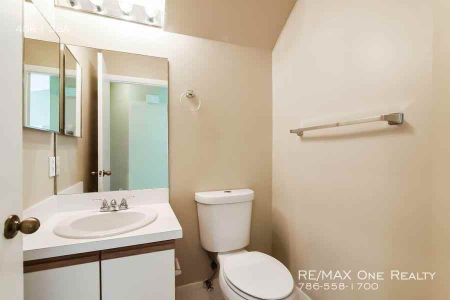 9234 Greenbrier Ct - Photo 2 of 8