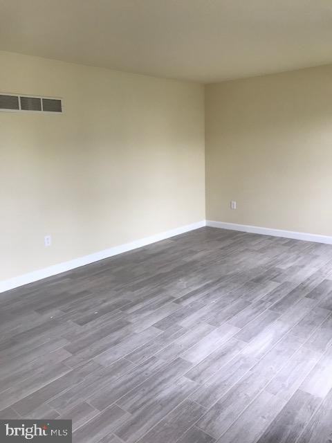 2817 Sturbridge Ct - Photo 2 of 16