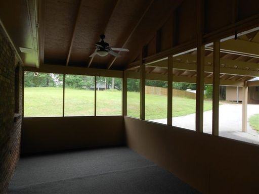 929 Preston Rd - Photo 3 of 13