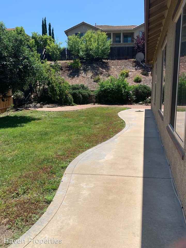 339 Quail Wood Ct - Photo 3 of 15