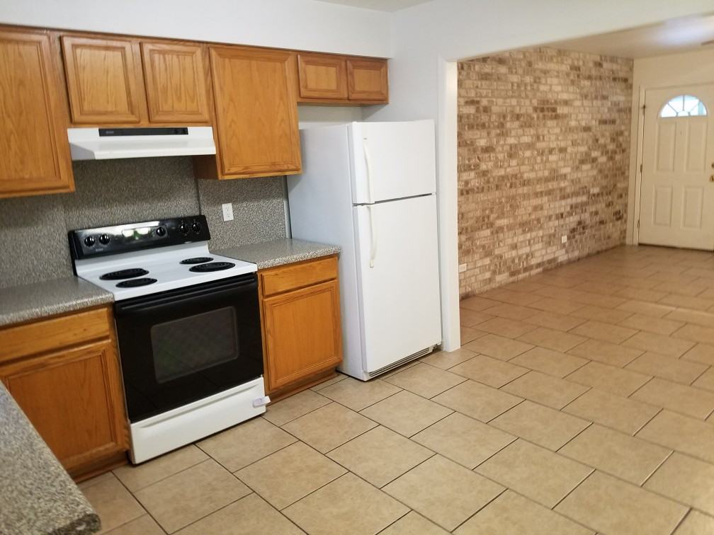 1209 W Goodwin St #A - Photo 2 of 4