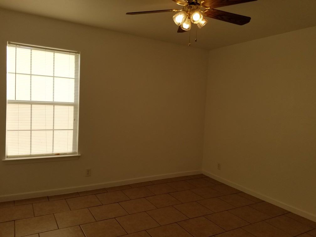 1209 W Goodwin St #A - Photo 3 of 4