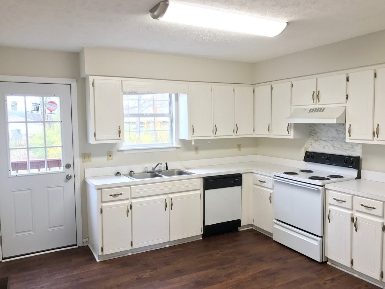 3629 Hilham Rd - Photo 2 of 4