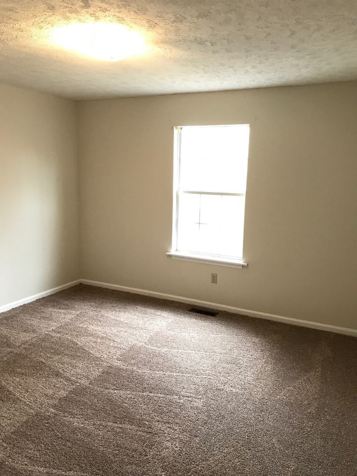 3629 Hilham Rd - Photo 3 of 4