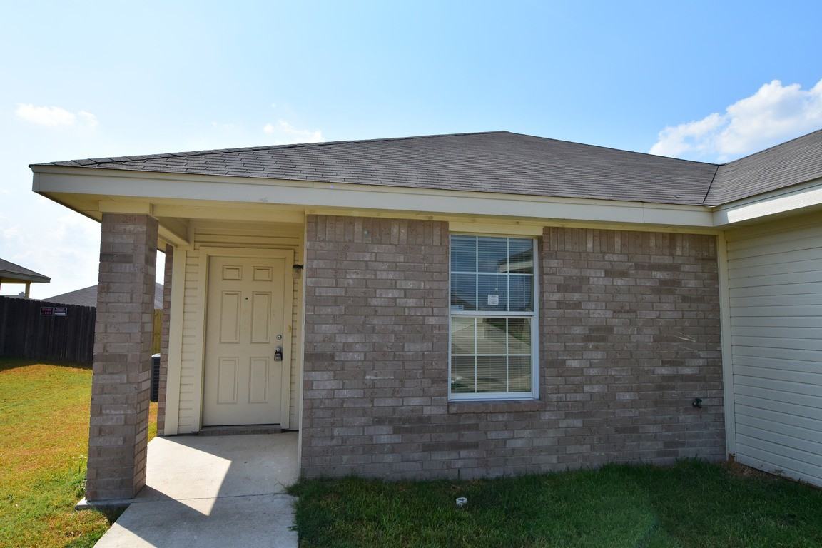 3901 Bolivar Dr - Photo 3 of 21