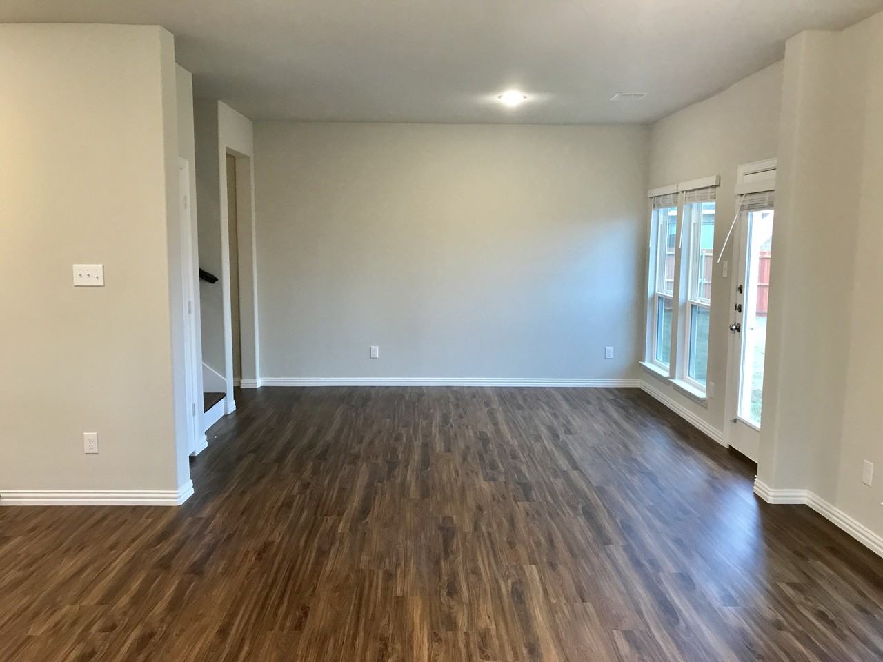 376 Meadow Ln - Photo 2 of 19