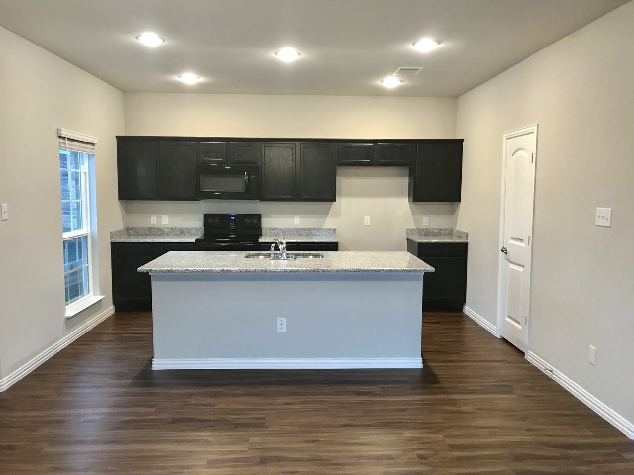 376 Meadow Ln - Photo 3 of 19