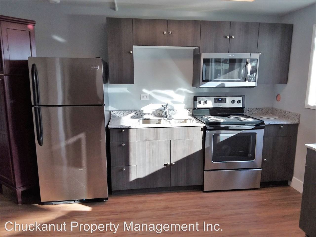 209 W Holly St - Photo 3 of 8