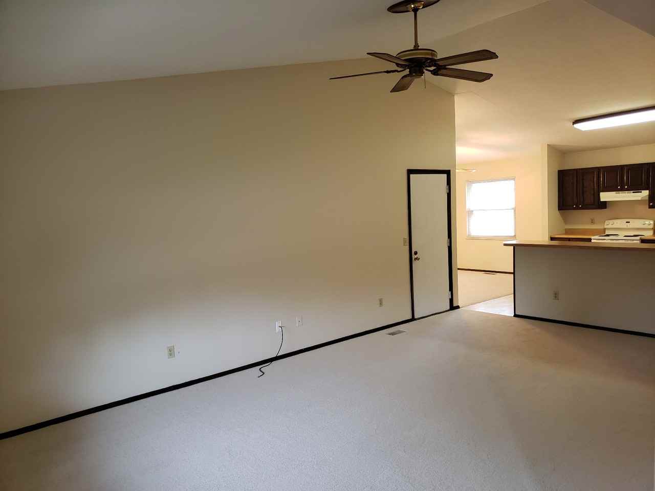 100 Renwood Pl - Photo 2 of 12