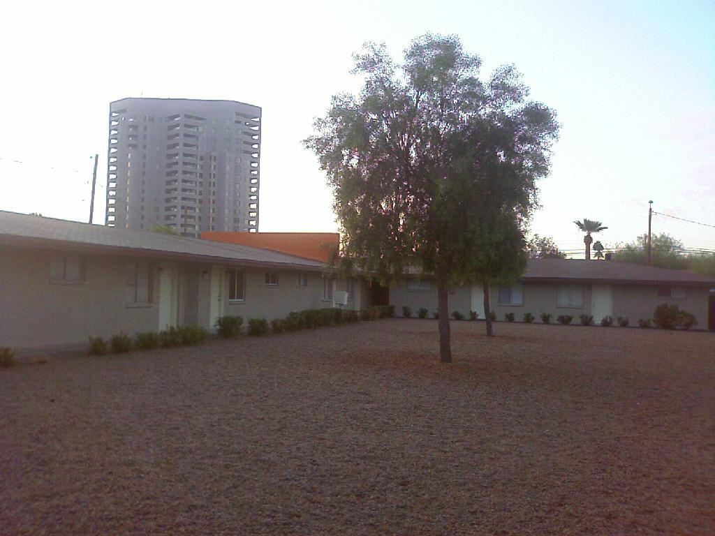 3701 N 9Th Pl - Photo 2 of 5