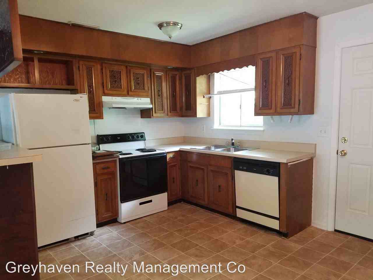 4668-4670 Cary Lane - Photo 3 of 9