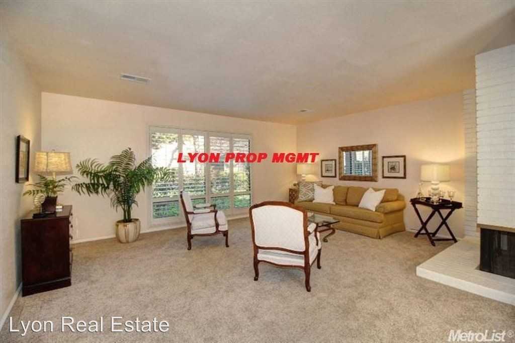 1371 Commons Dr - Photo 2 of 23