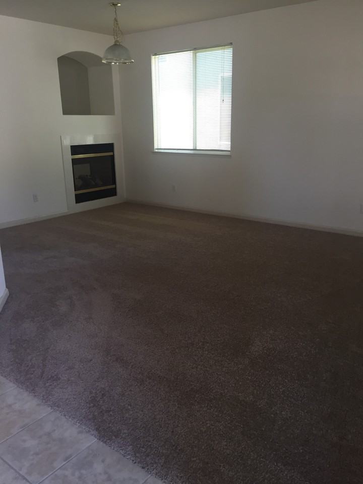 3054 Scarlet Oak Dr - Photo 2 of 9