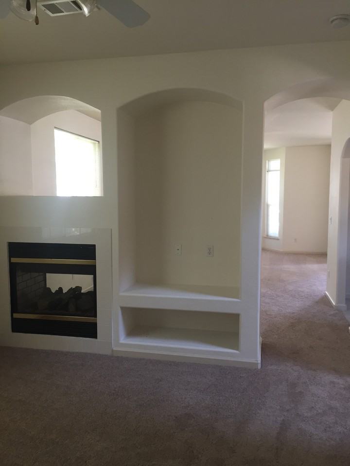 3054 Scarlet Oak Dr - Photo 3 of 9
