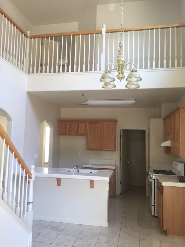 3054 Scarlet Oak Dr - Photo 5 of 9
