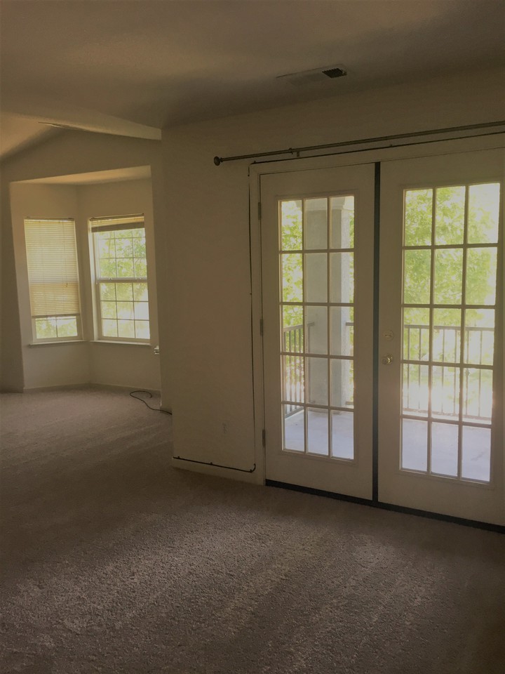 3054 Scarlet Oak Dr - Photo 7 of 9