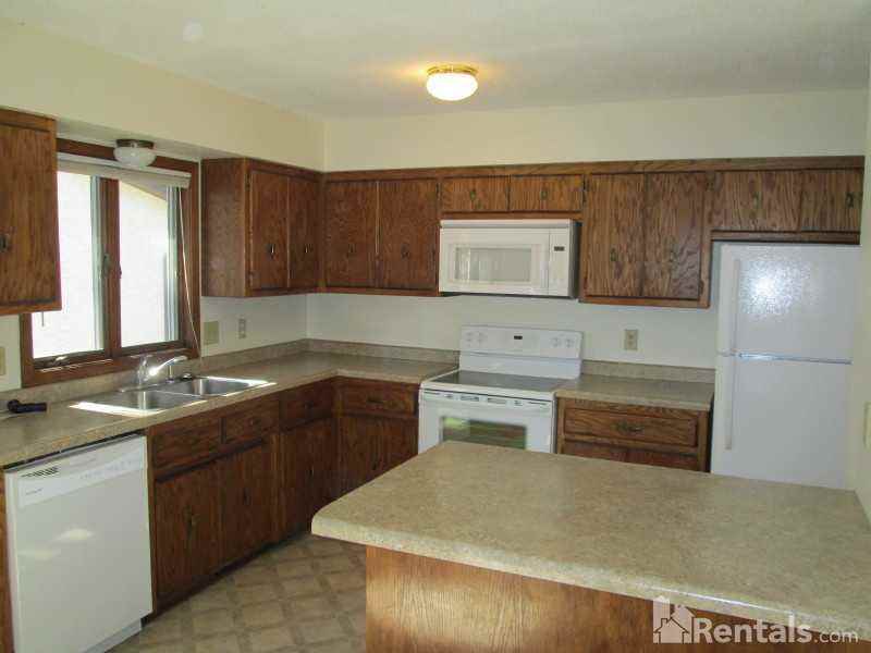 1413 Winchell St - Photo 3 of 7