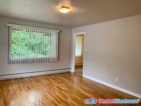 5927 Fleming St Uppr Unit #Unit - Photo 3 of 17