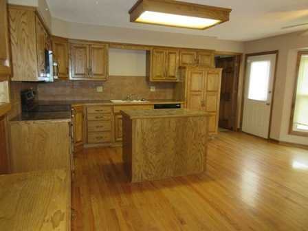 8342 N Highland Ave - Photo 3 of 10