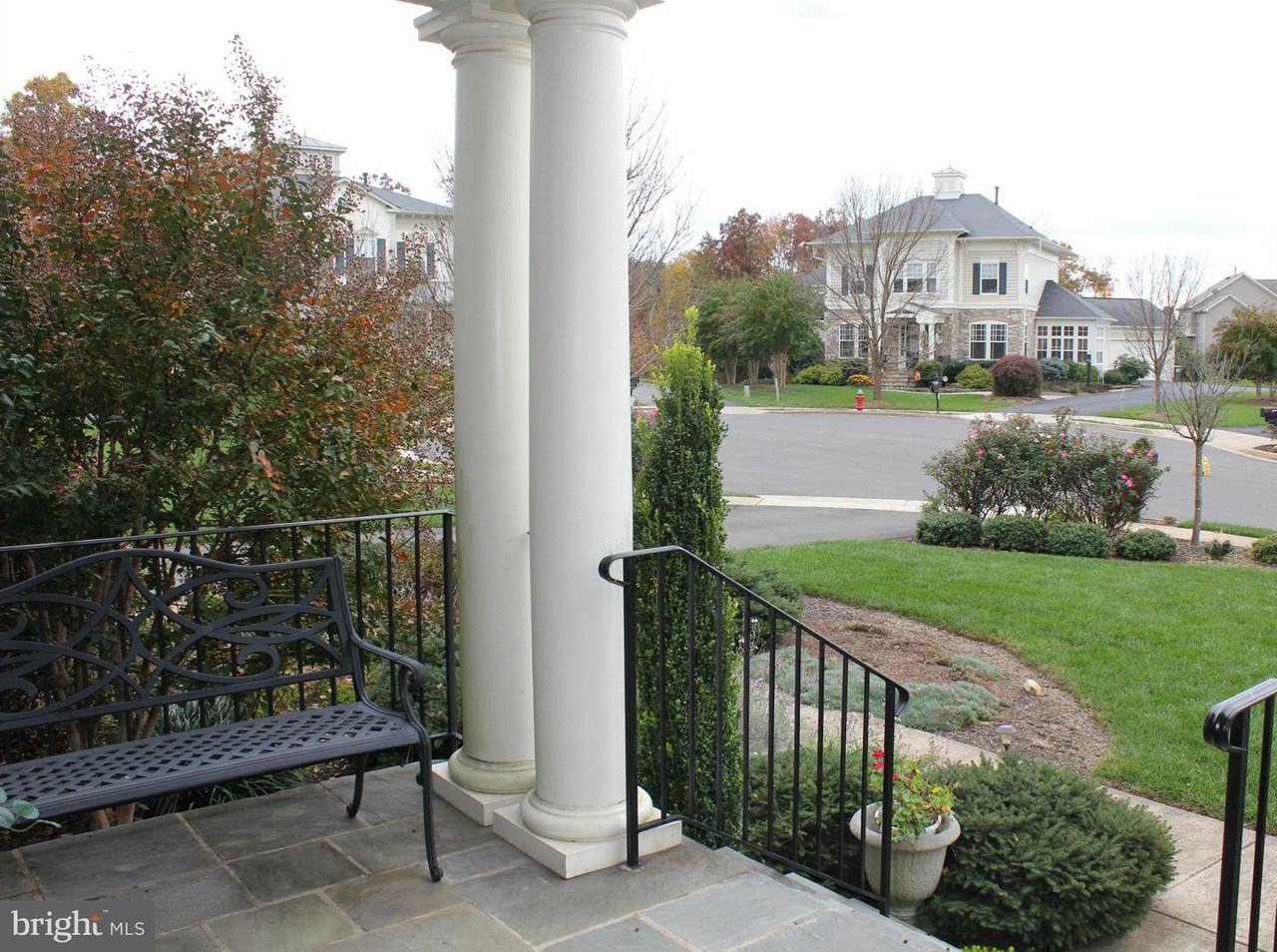 6805 Hollerith Ct - Photo 3 of 30