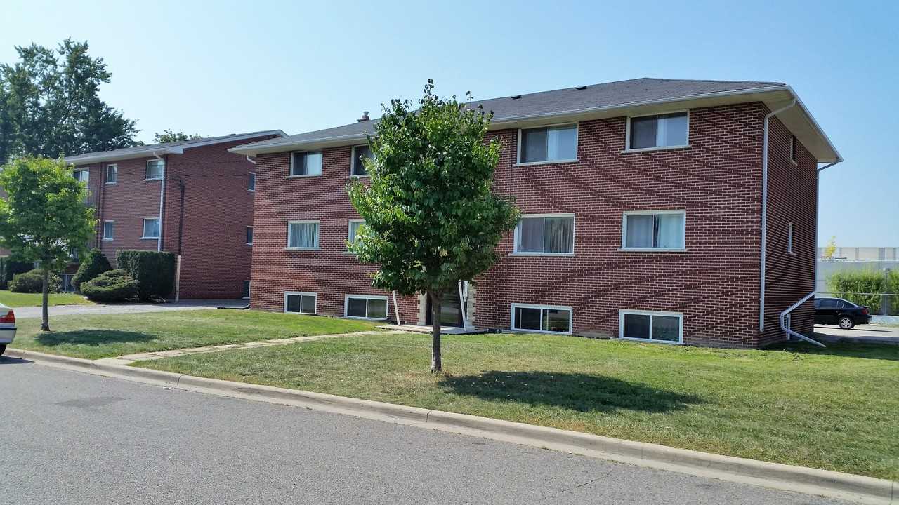 172 Westmount Street, Oshawa, ON L1J 4X4 2 Bedroom Apartment for Rent