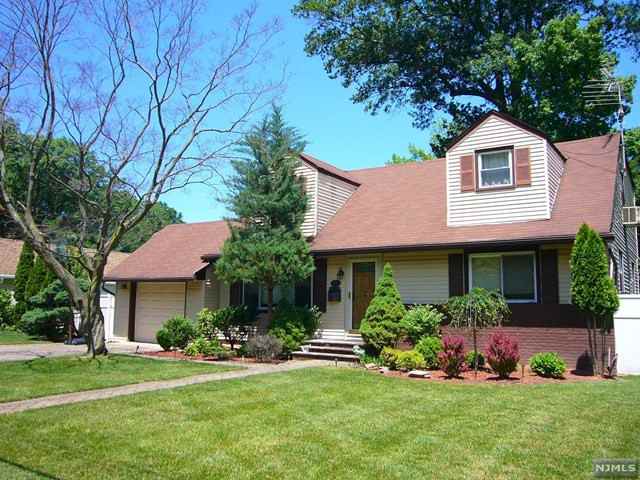 7 Elmwood Terrace - Photo 2 of 13