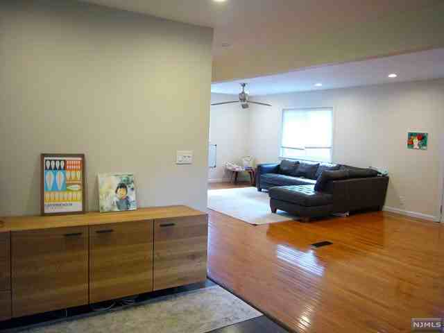 7 Elmwood Terrace - Photo 3 of 13