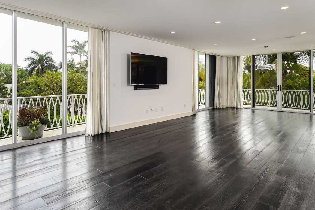 429 Australian Ave Apt 9 #9 - Photo 2 of 11