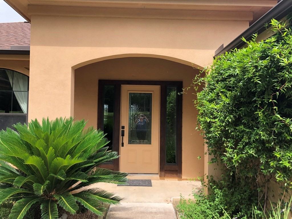 104 Cowal Dr N - Photo 3 of 37