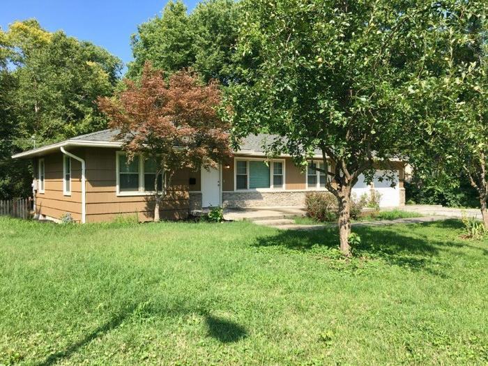 4806 Vermont Ave - Photo 3 of 18