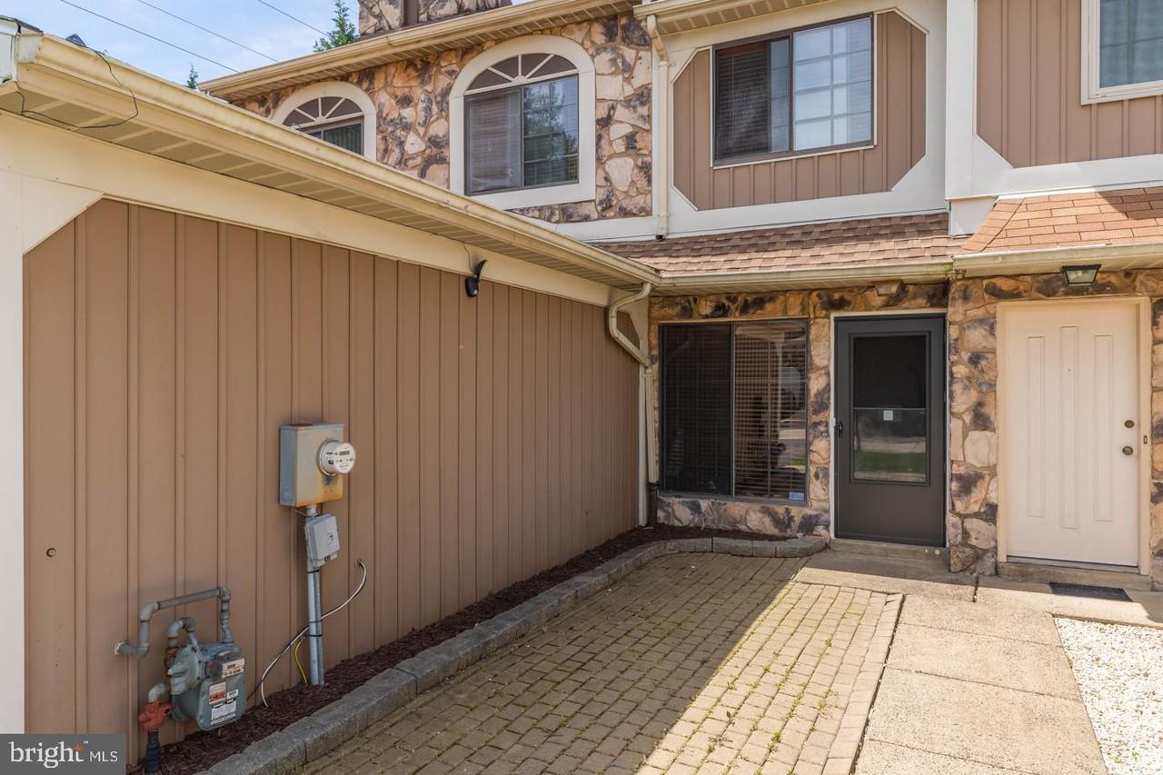 1208 Friel Pl - Photo 3 of 26