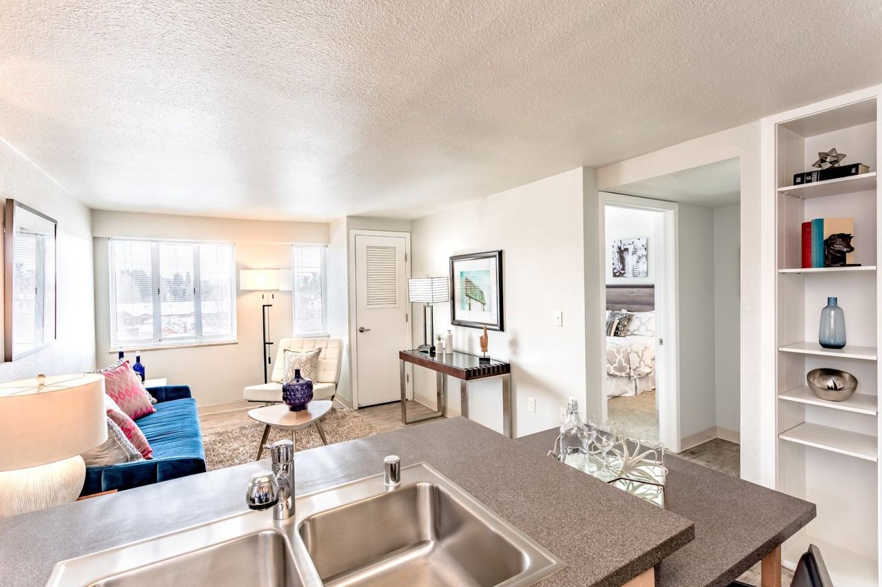 1375 High - Photo 2 of 38