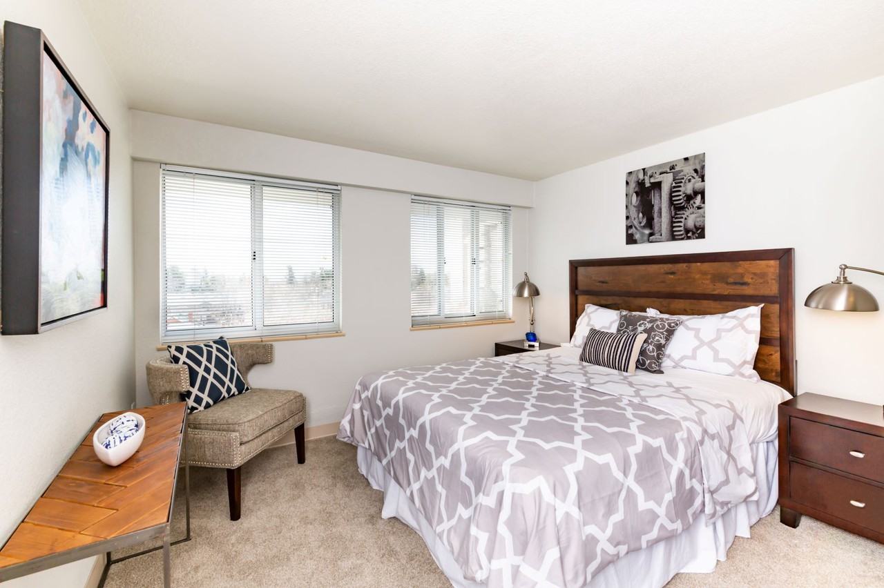 1375 High - Photo 4 of 38