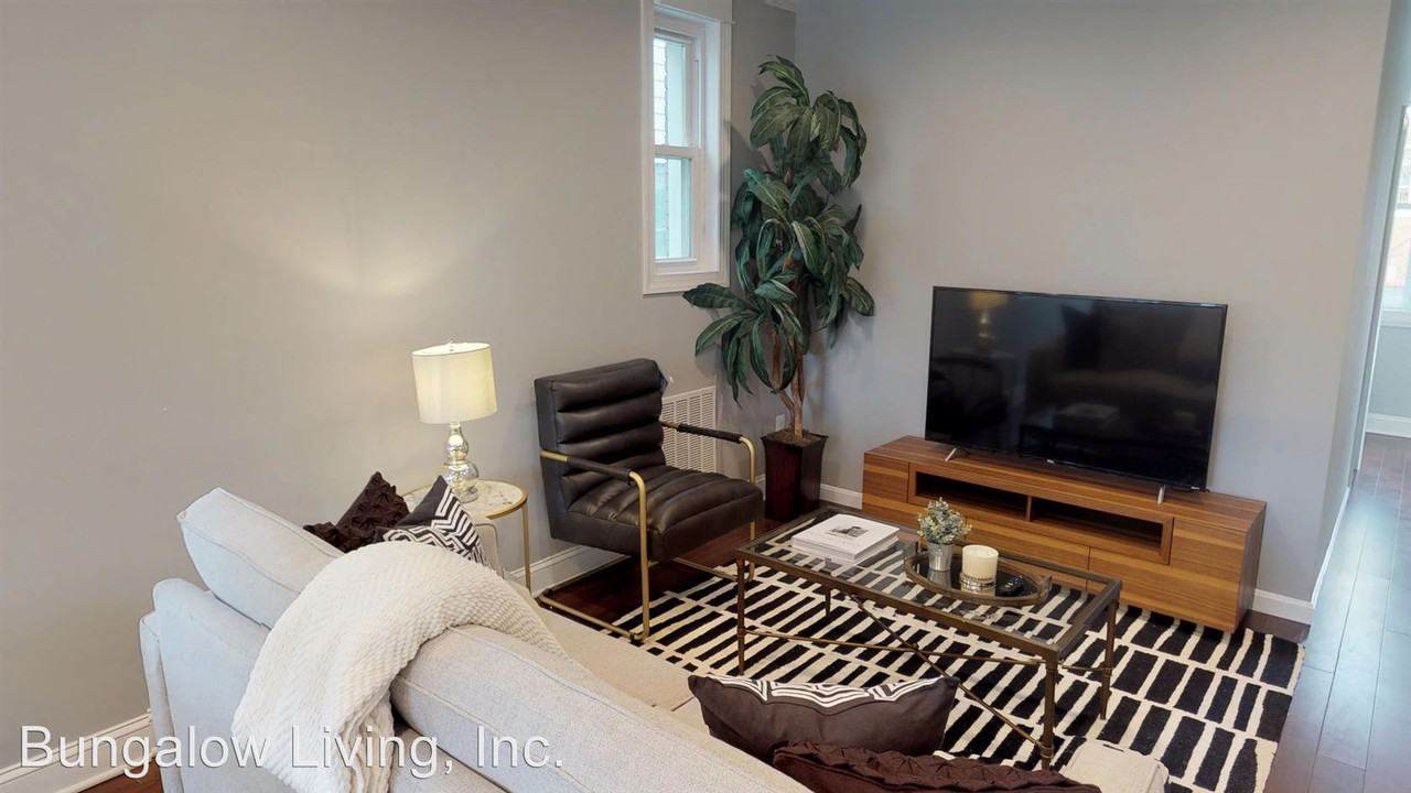 1103 Morse St NE - Photo 2 of 8